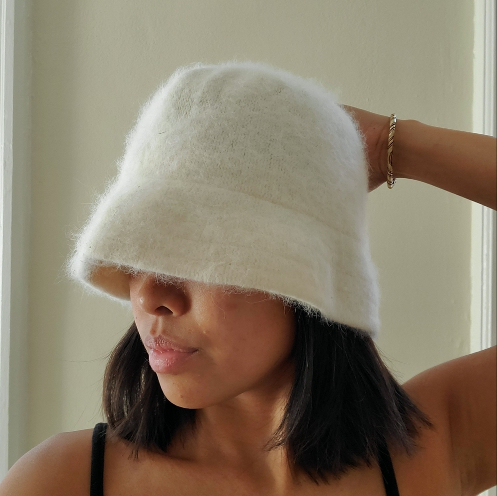 Y2K White Fuzzy Bucket Hat
